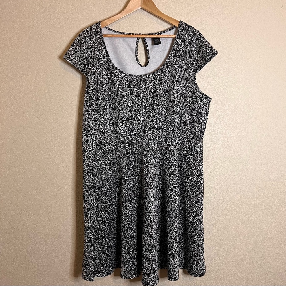 Hot Topic Skater Dress Cap Sleeves Size 3X - Picture 1 of 9